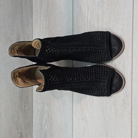 Lucky Brand Women Larise Cut Out Side Heels Open Toe shoes boots sz 7.5M - Picture 3 of 11